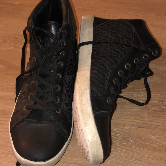 Black sneakers - Picture 4 of 4